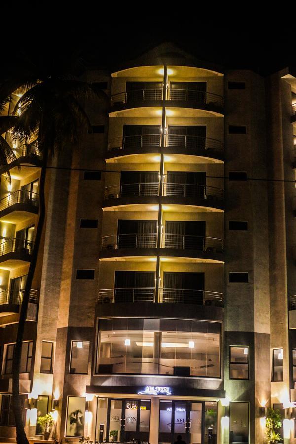 Hotel Selton 金沙萨 外观 照片