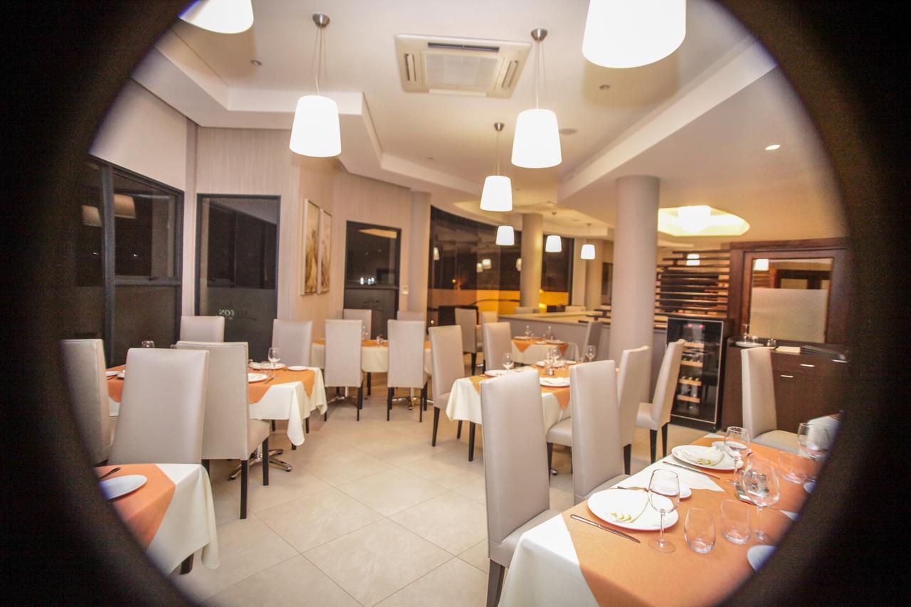 Hotel Selton 金沙萨 外观 照片
