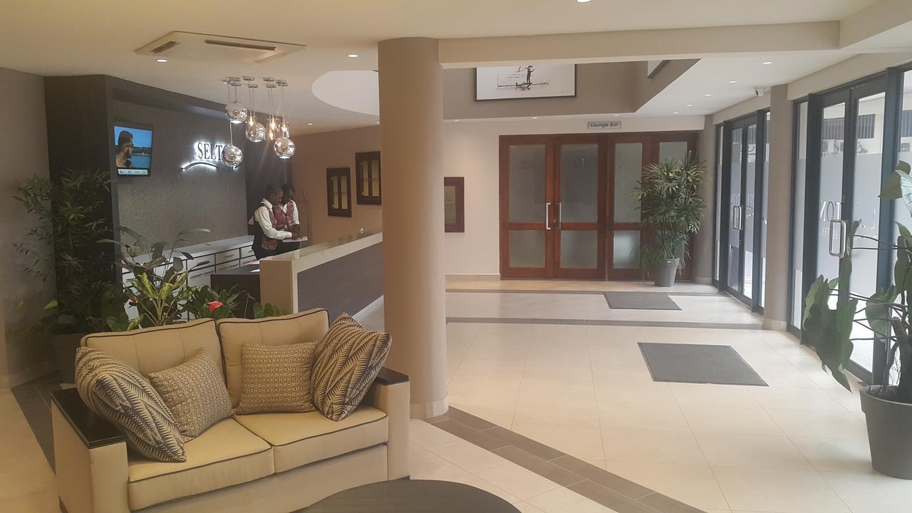 Hotel Selton 金沙萨 外观 照片