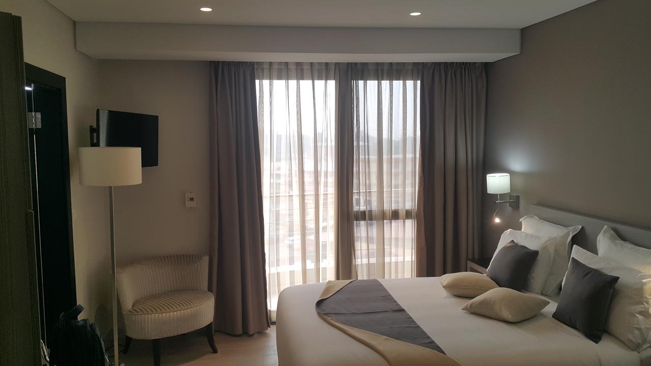 Hotel Selton 金沙萨 外观 照片