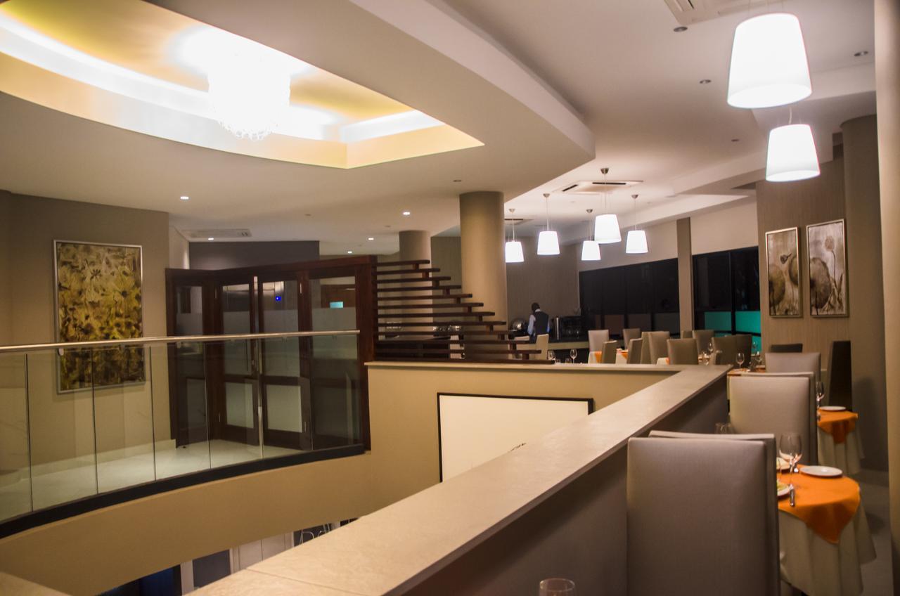 Hotel Selton 金沙萨 外观 照片